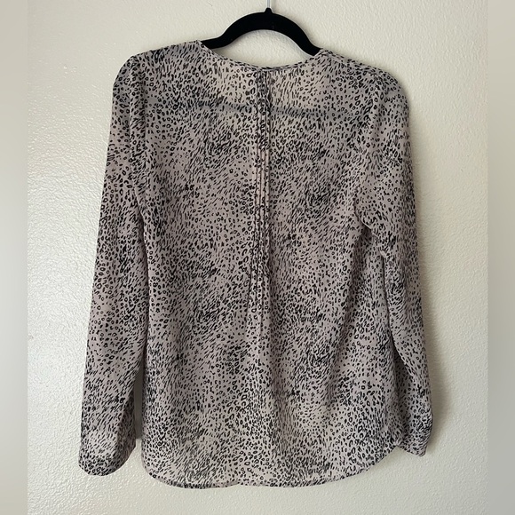 PINS AND NEEDLES 🐆 Blouse 2 for $22 ❇️ - Picture 4 of 4